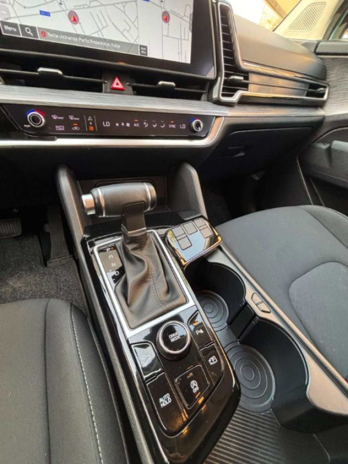 Kia Sportage 1.6 TGDi MHEV DCT Business (8)