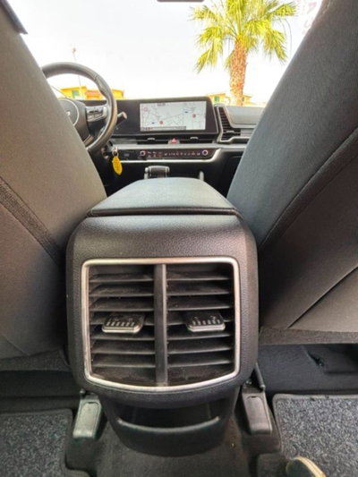 Kia Sportage 1.6 TGDi MHEV DCT Business (9)