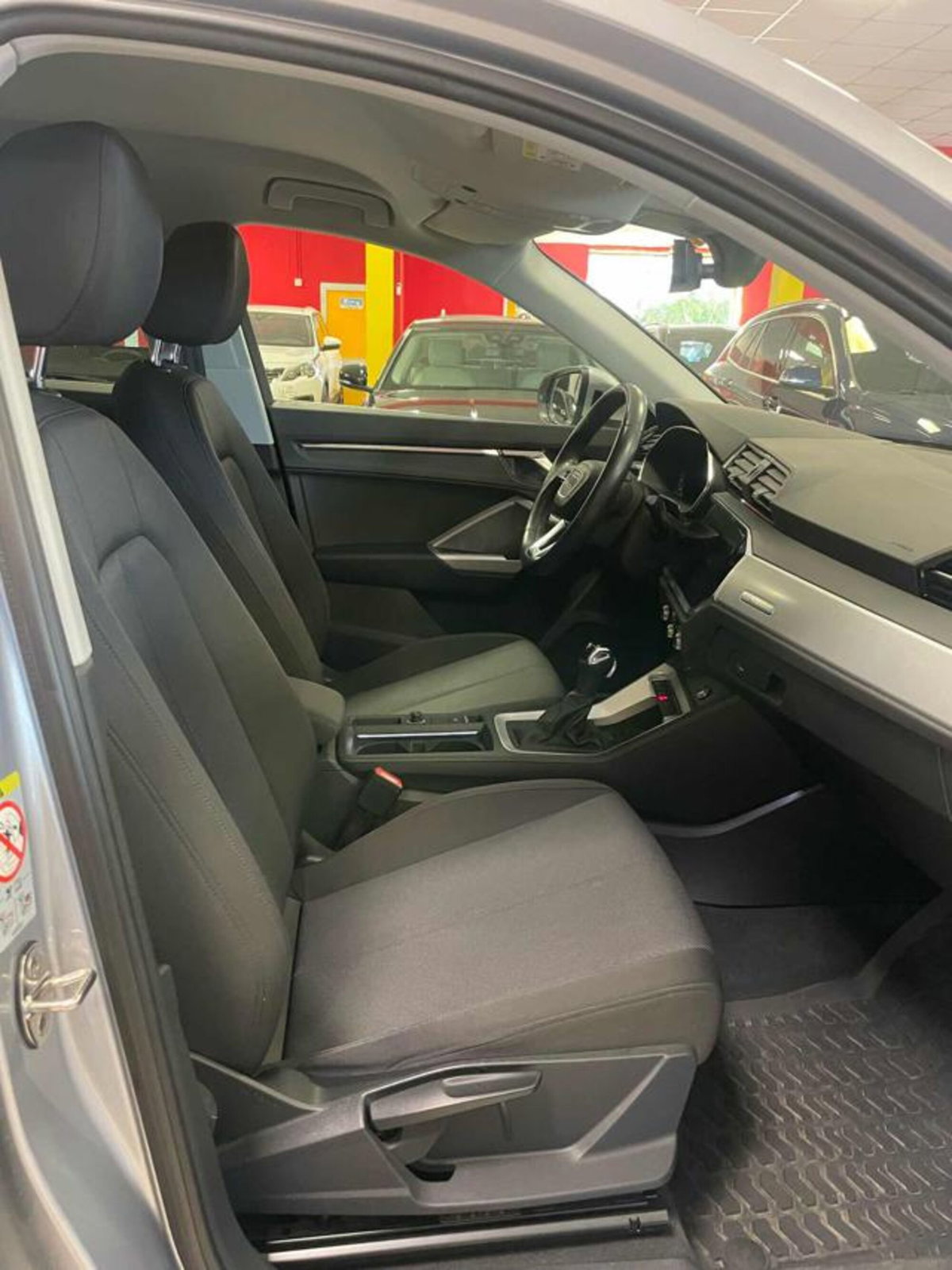 Audi Q3 35 TDI quattro S tronic Business (13)