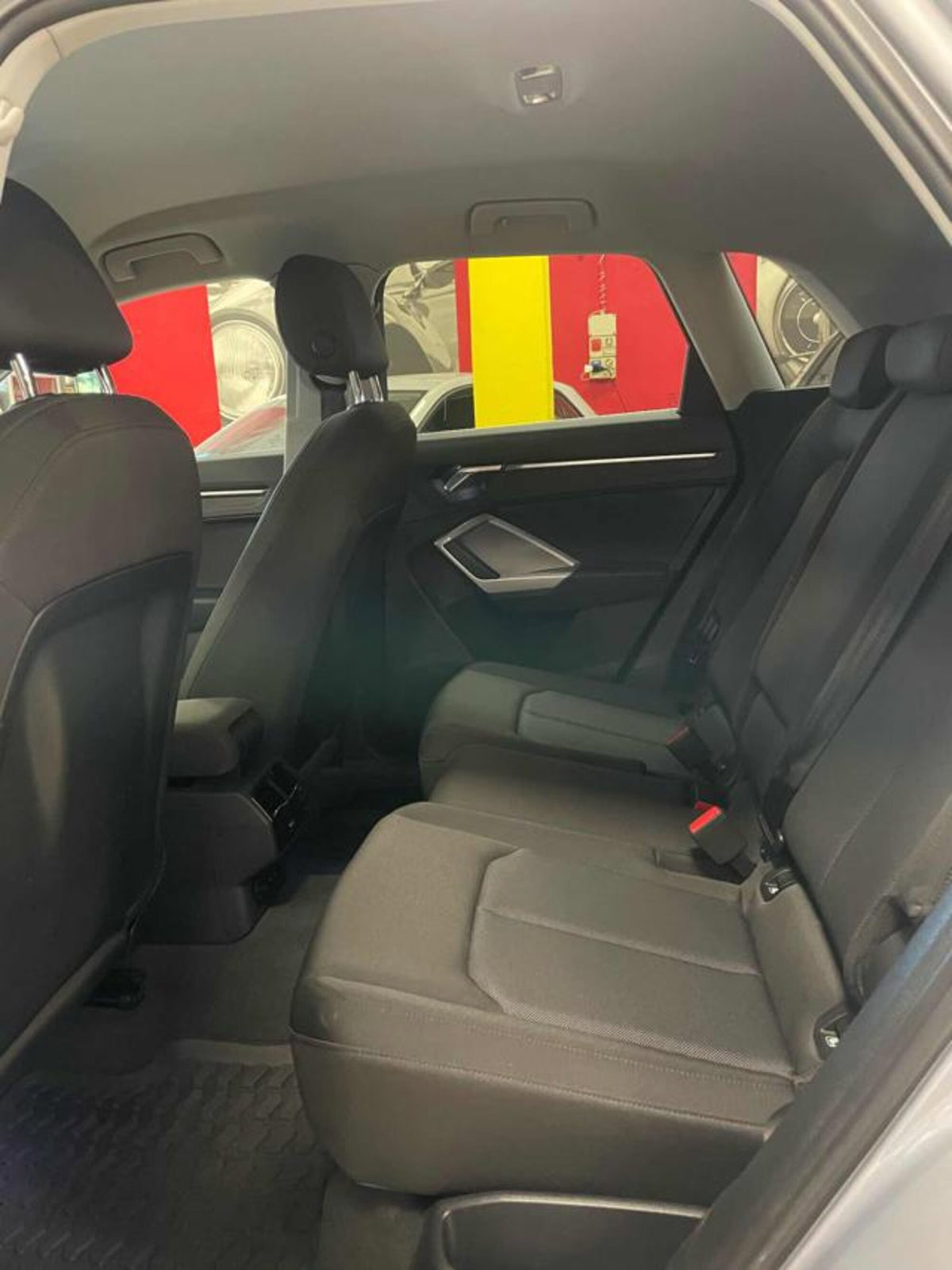 Audi Q3 35 TDI quattro S tronic Business (15)