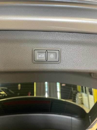 Audi Q3 35 TDI quattro S tronic Business (16)