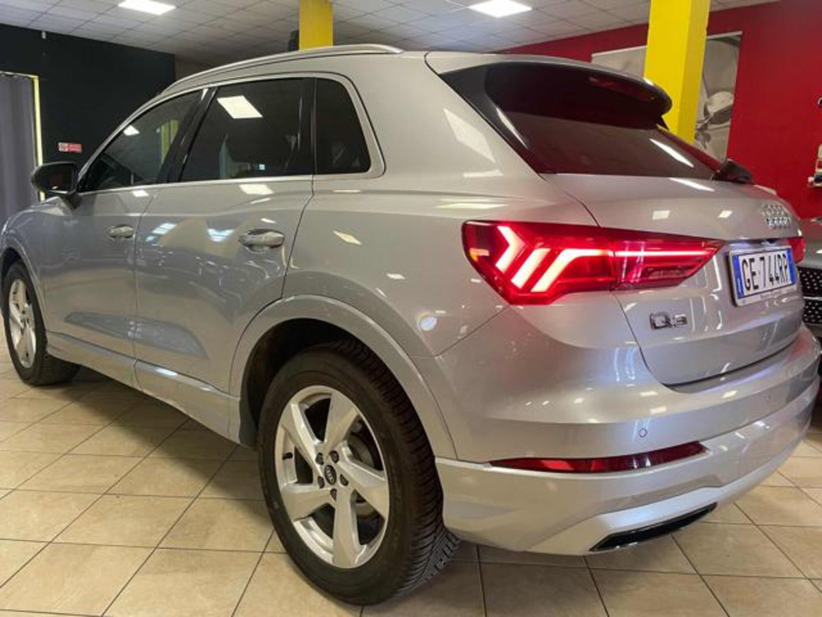 Audi Q3 35 TDI quattro S tronic Business (2)