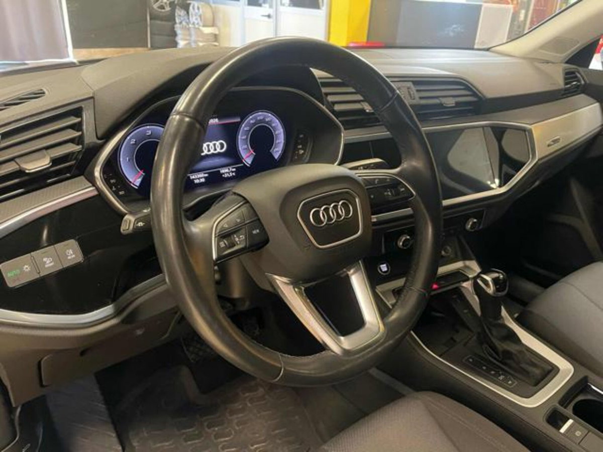 Audi Q3 35 TDI quattro S tronic Business (6)