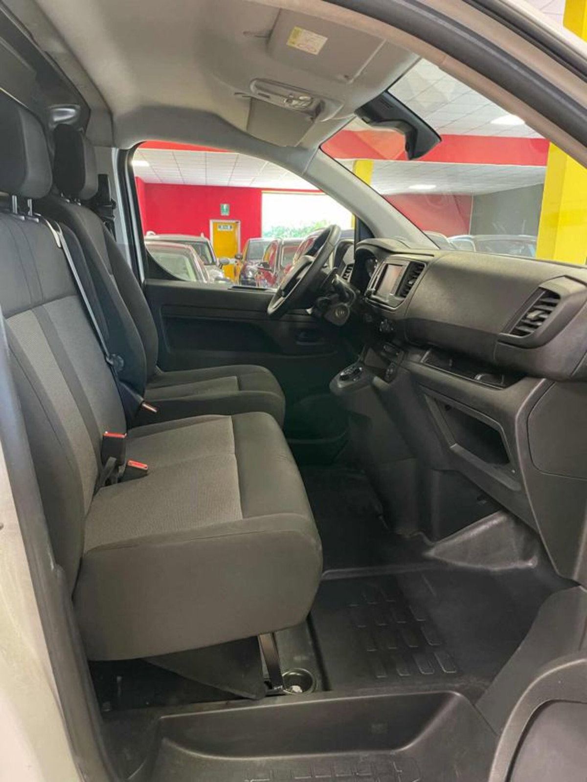 Fiat Scudo Furgone 2.0 BlueHDi 145CV AT8 PL-SL-TN Furgone Lounge (9)