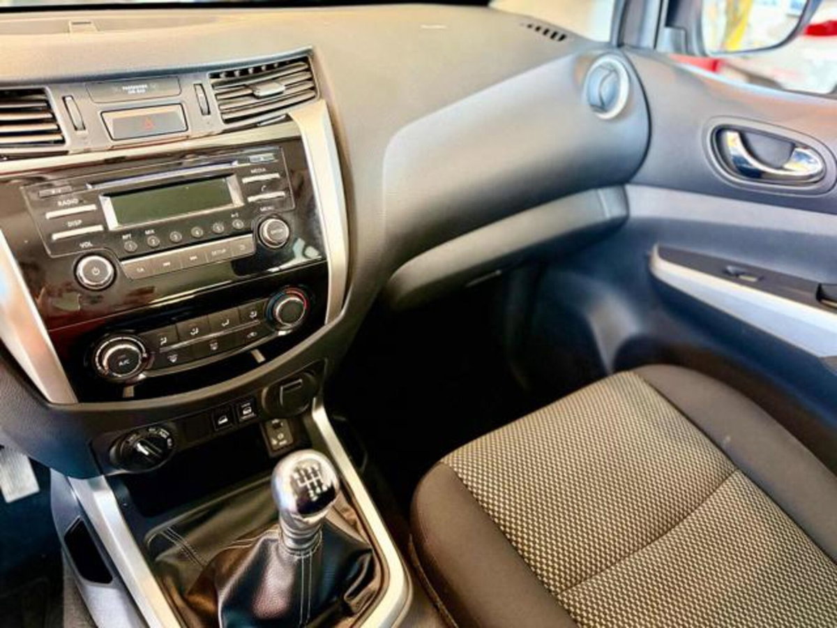 Nissan Navara 2.3 dCi 4WD Double Cab Acenta (13)