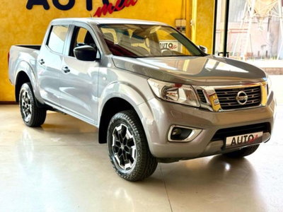 Nissan Navara 2.3 dCi 4WD Double Cab Acenta (2)