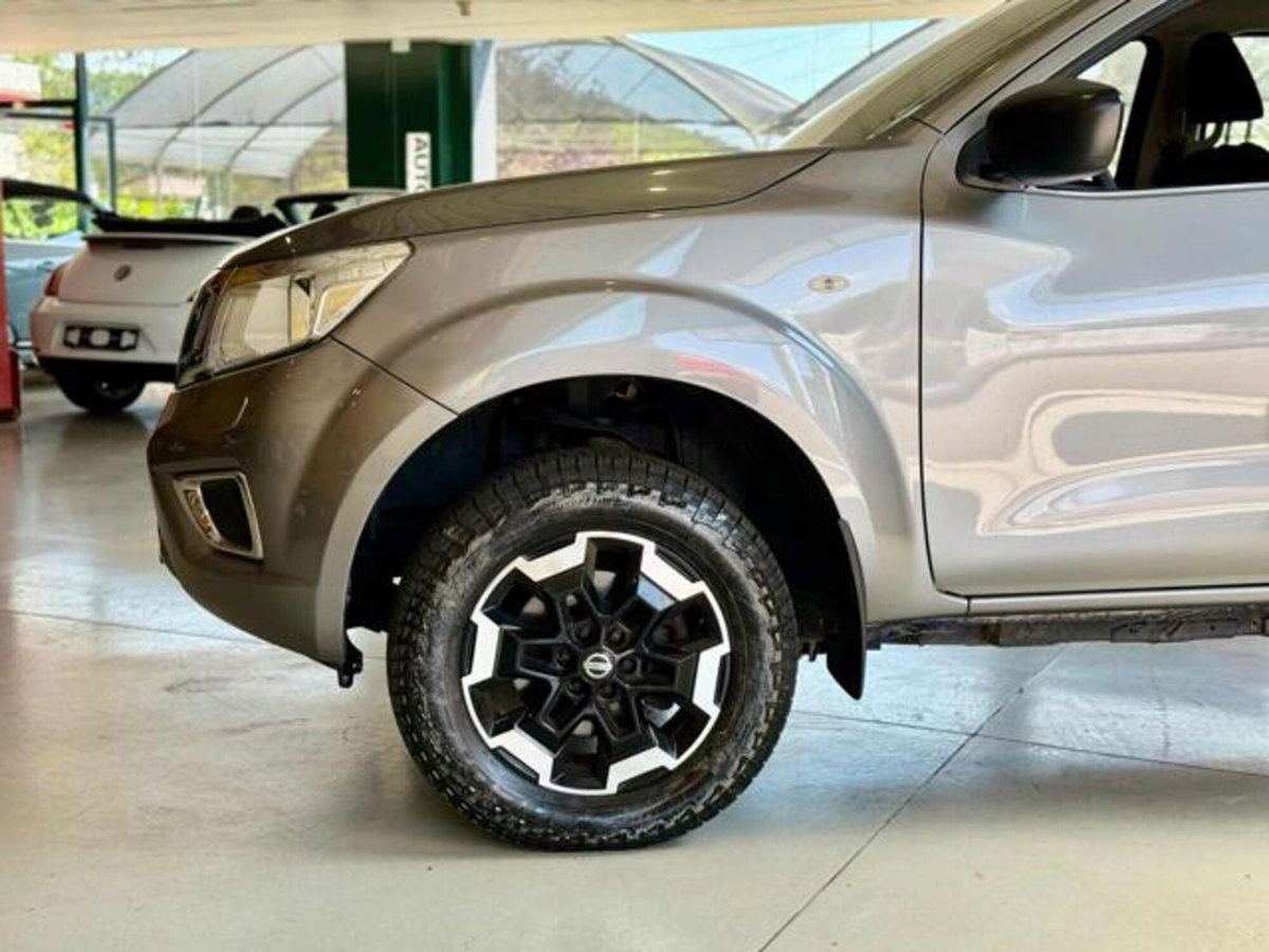 Nissan Navara 2.3 dCi 4WD Double Cab Acenta (6)