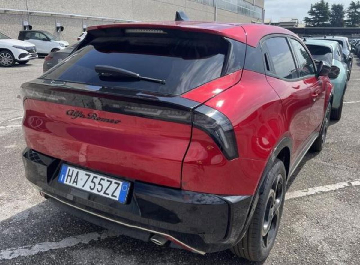 Alfa Romeo Junior 1.2 ibrida Q4 Intensa 145cv edct6 (4)