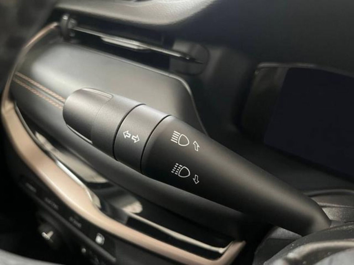 Jeep Compass 1.3 T4 240CV PHEV AT6 4xe Upland (17)