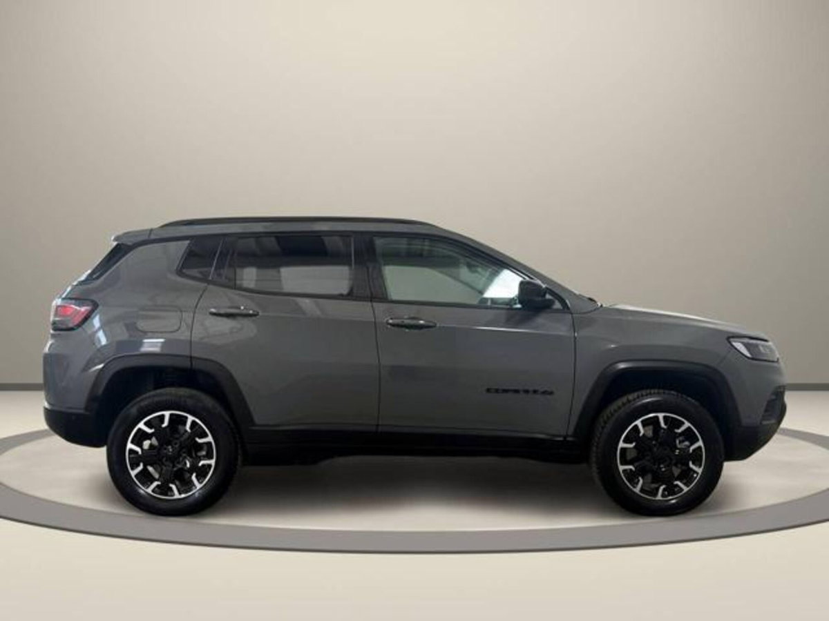 Jeep Compass 1.3 T4 240CV PHEV AT6 4xe Upland (4)