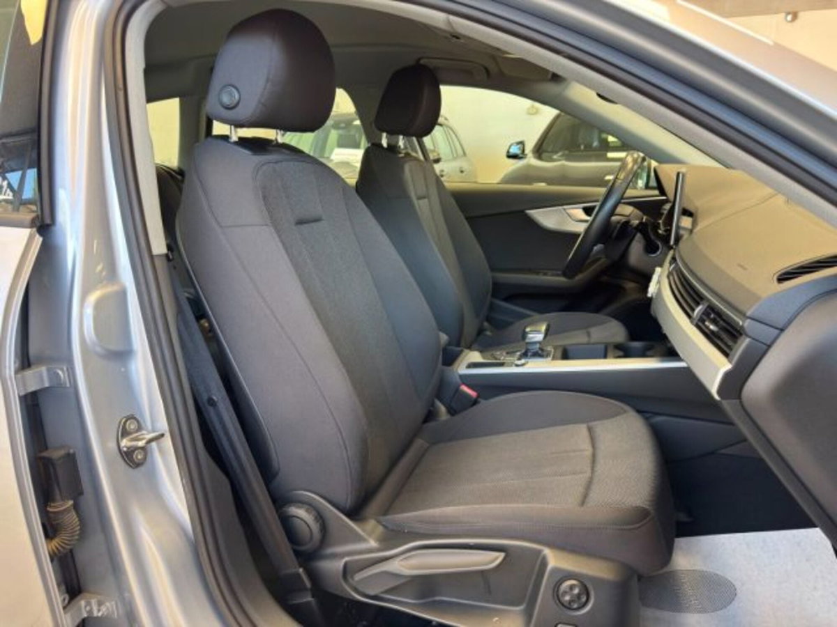 Audi A4 Avant 30 2.0 tdi mhev S Line edition 136cv s-tronic (9)