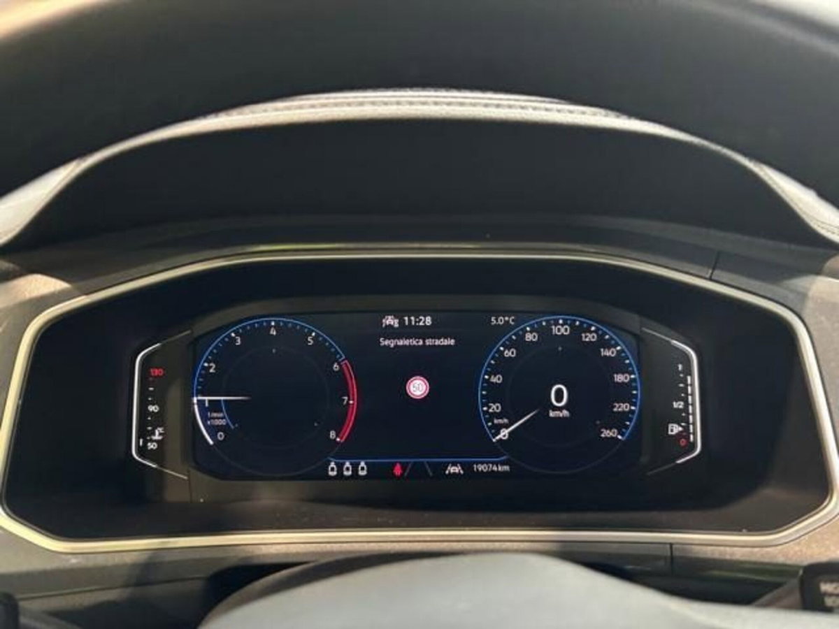 Volkswagen T-Roc 1.0 tsi Style 115cv (12)