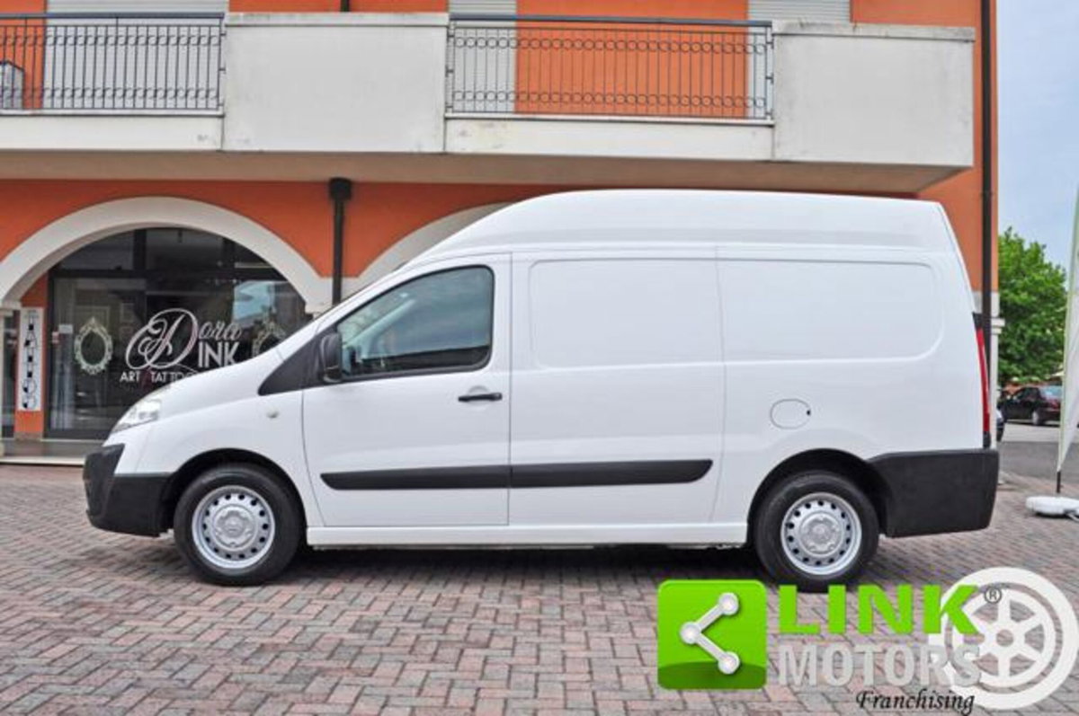 Toyota Proace 2.0 D-4D PL-TN Furgone Lounge 12q (2)