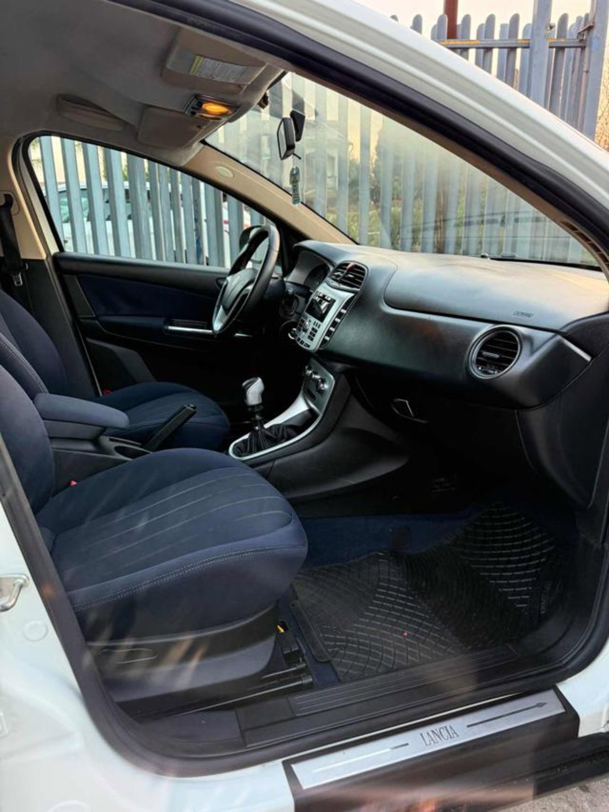 Lancia Delta 1.6 MJT DPF 105 CV Gold (13)
