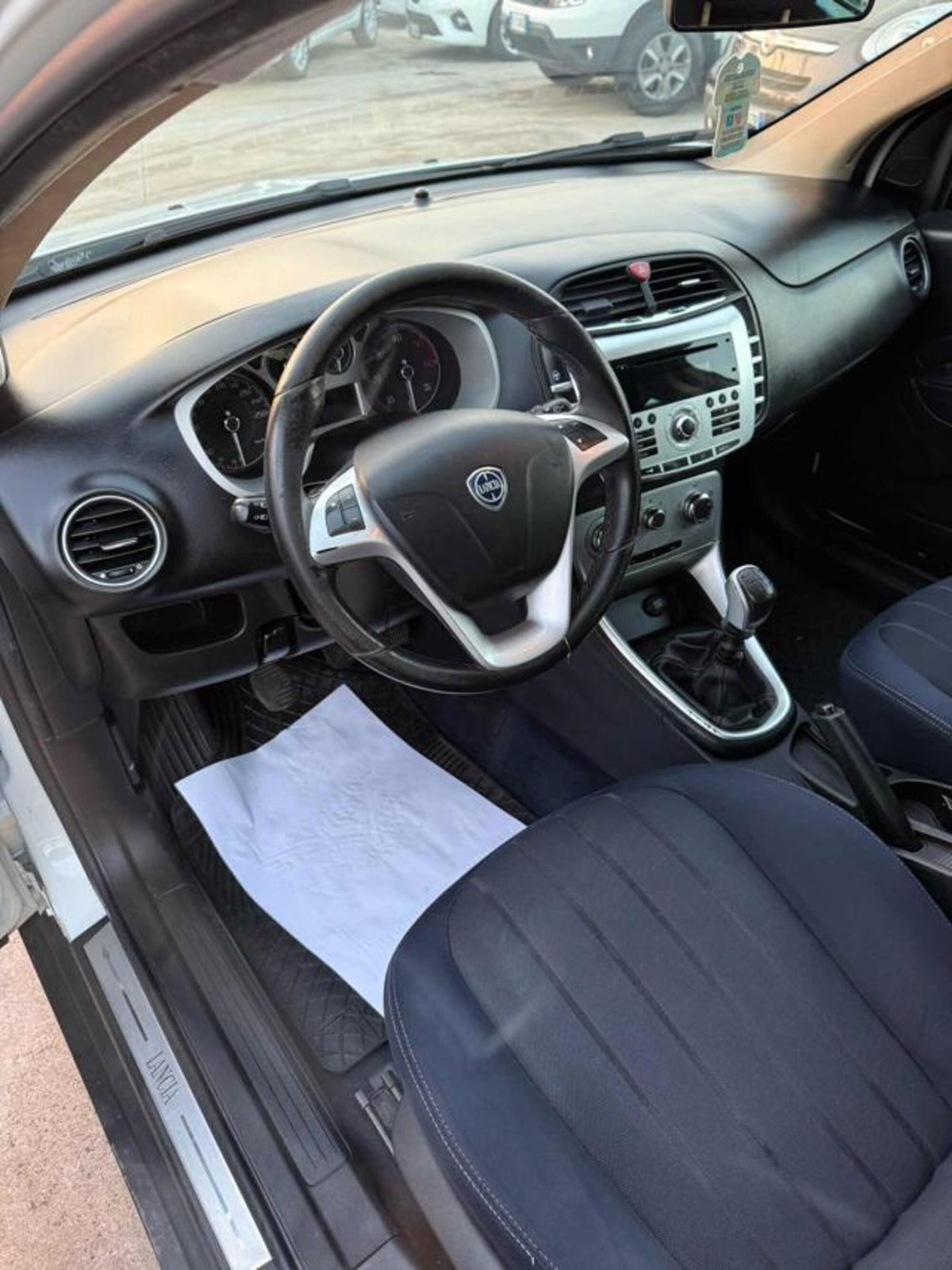 Lancia Delta 1.6 MJT DPF 105 CV Gold (14)