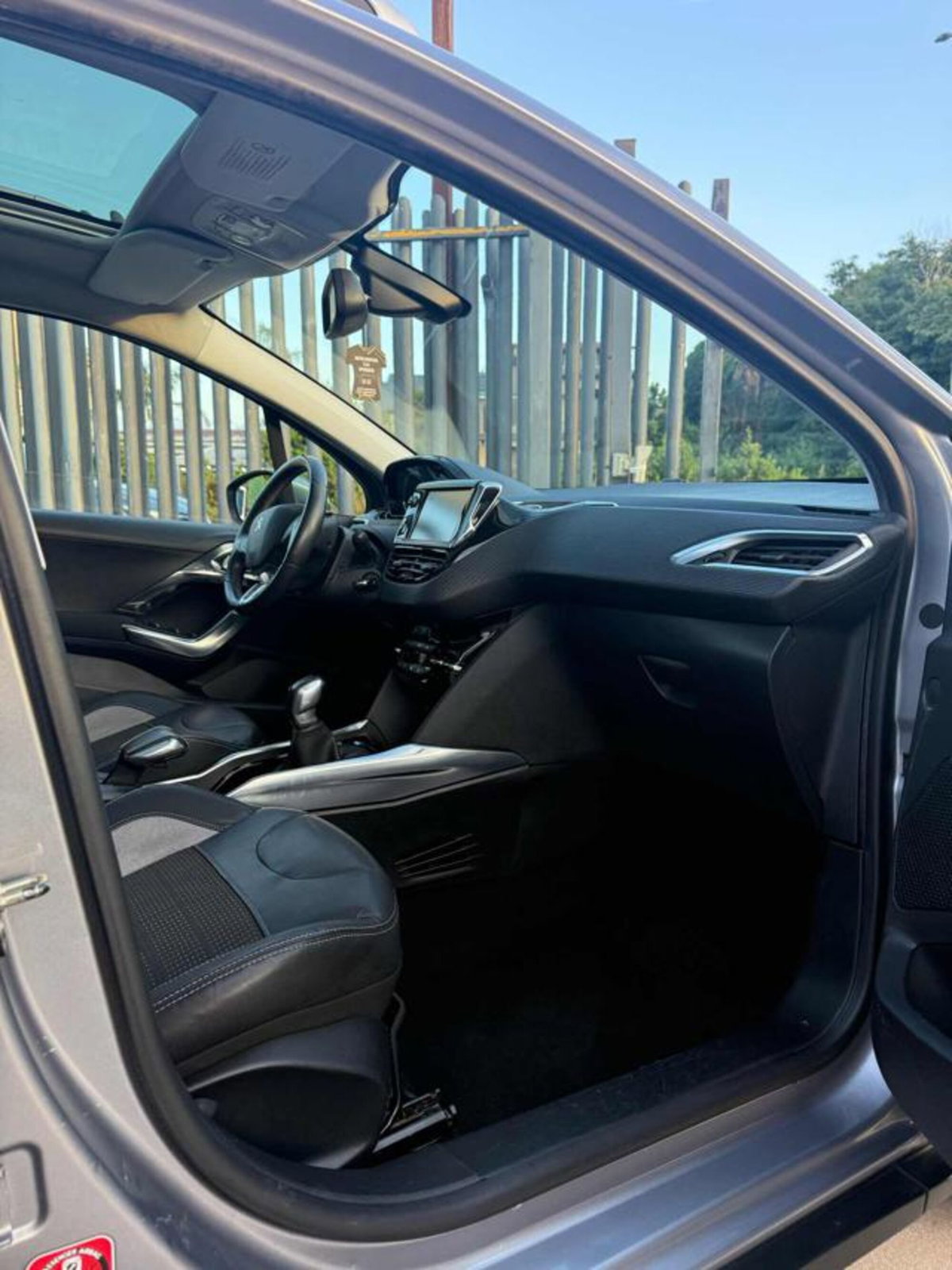 Peugeot 2008 e-HDi 92 CV Stop&Start Allure (12)