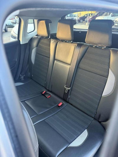 Peugeot 2008 e-HDi 92 CV Stop&Start Allure (13)