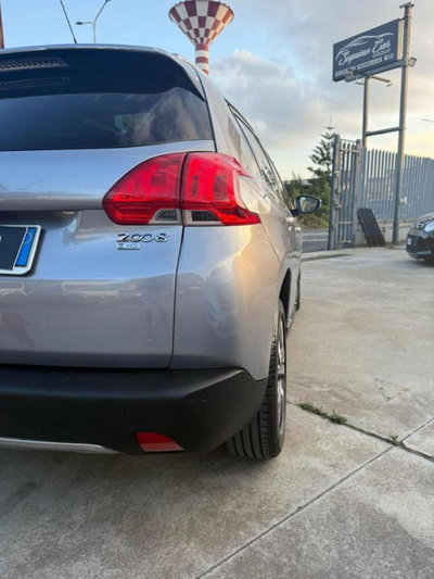 Peugeot 2008 e-HDi 92 CV Stop&Start Allure (5)