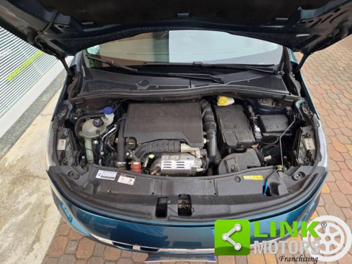 Peugeot 2008 Turbo 110 EAT6 S&S Allure (16)