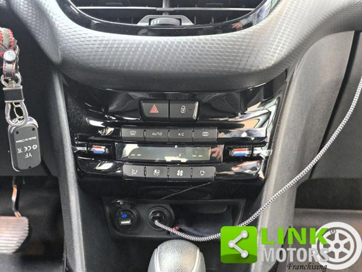 Peugeot 2008 Turbo 110 EAT6 S&S Allure (17)