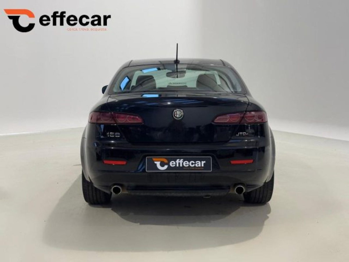 Alfa Romeo 159 2.4 JTDm 200 CV Distinctive Q-Tronic (5)