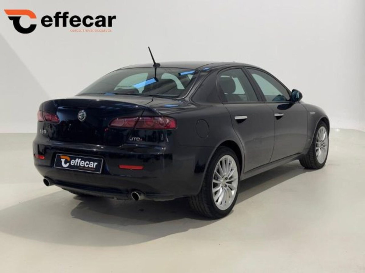 Alfa Romeo 159 2.4 JTDm 200 CV Distinctive Q-Tronic (6)