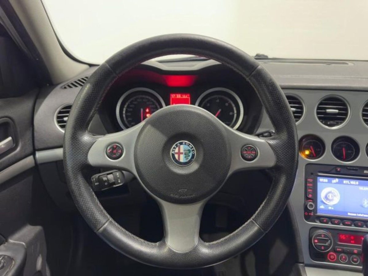 Alfa Romeo 159 2.4 JTDm 200 CV Distinctive Q-Tronic (8)