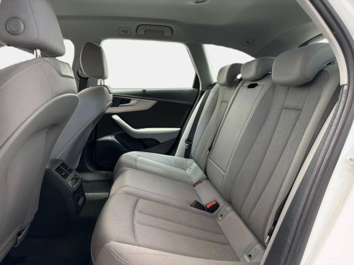 Audi A4 Avant 40 TFSI quattro S tronic Business Advanced (13)