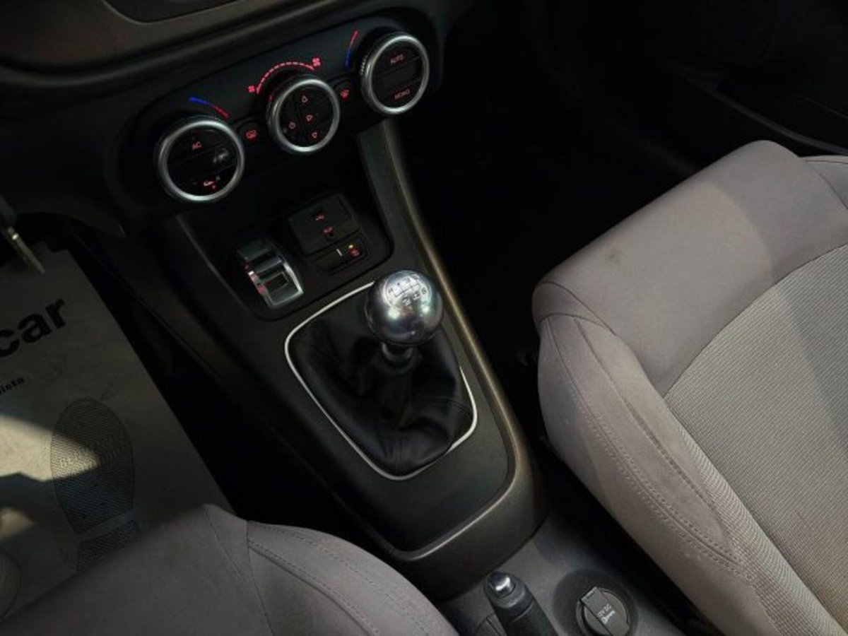 Alfa Romeo Giulietta 1.6 JTDm-2 Giulietta (11)