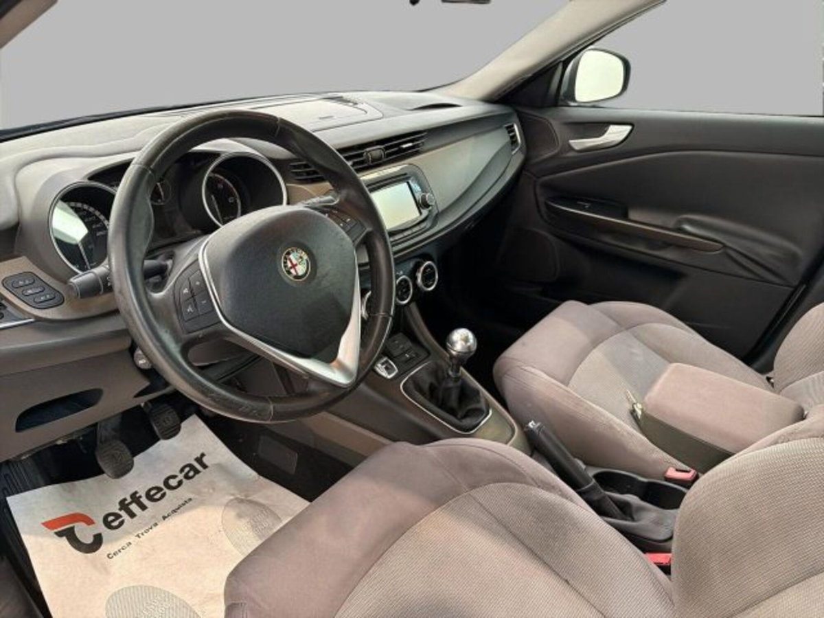 Alfa Romeo Giulietta 1.6 JTDm-2 Giulietta (7)