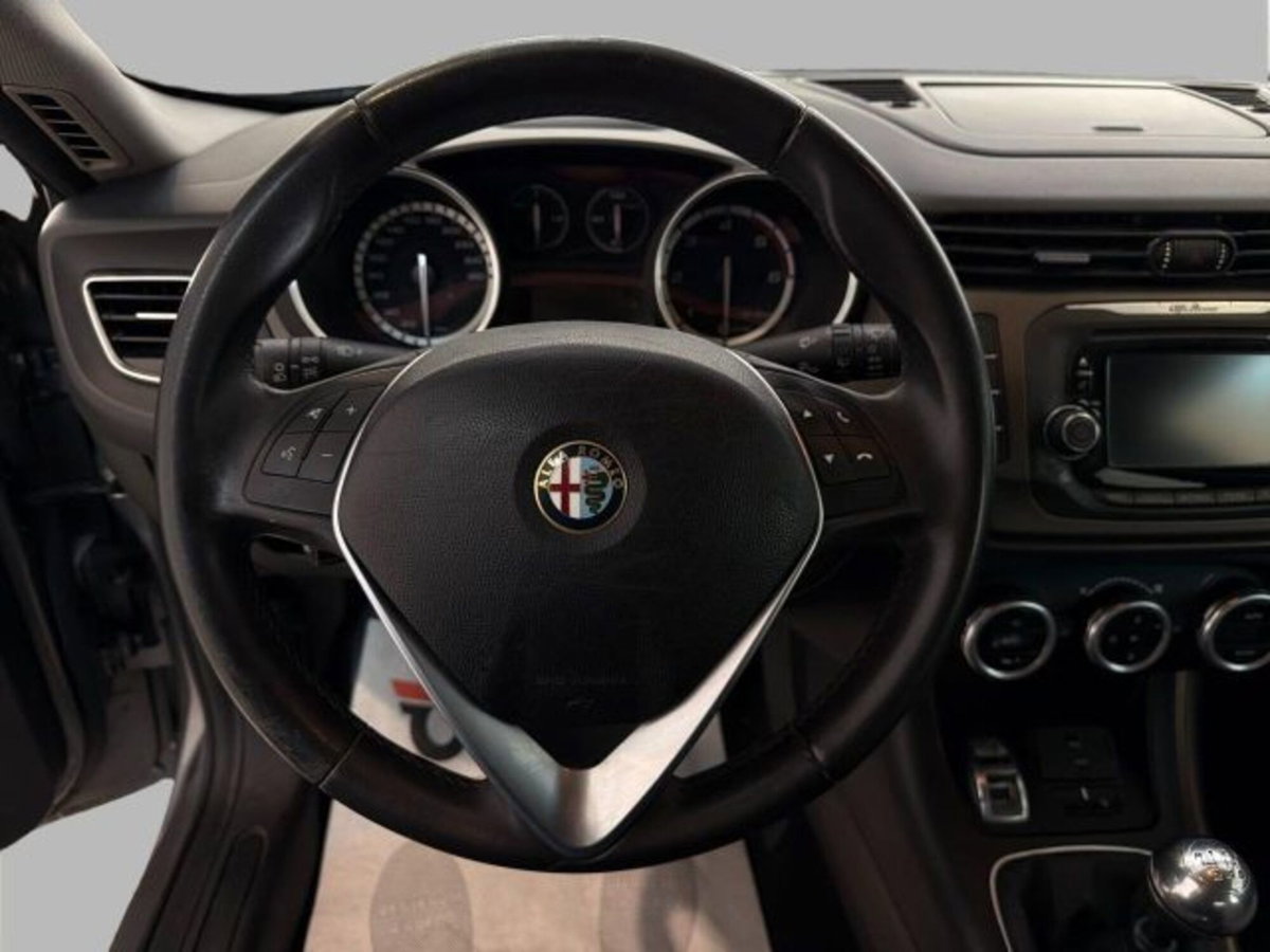 Alfa Romeo Giulietta 1.6 JTDm-2 Giulietta (8)
