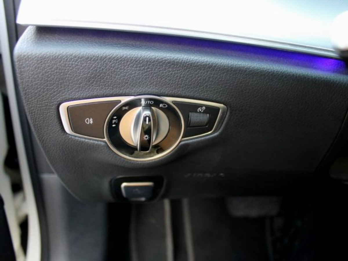 Mercedes-Benz Classe E Coupé 220 d 4Matic Premium (19)