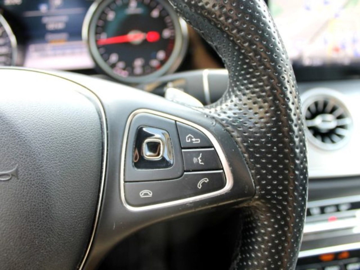 Mercedes-Benz Classe E Coupé 220 d 4Matic Premium (20)