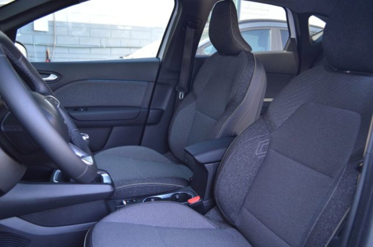 Renault Captur 1.0 eco-g Techno 100cv (8)