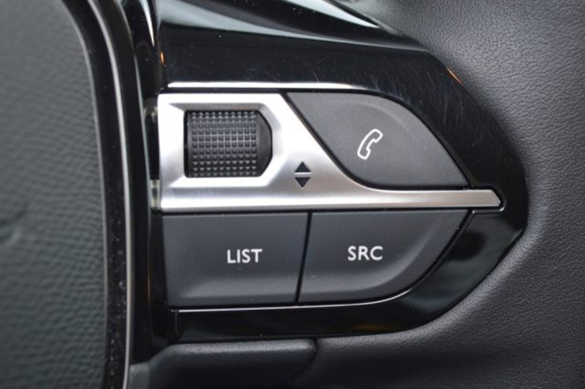 Peugeot 208 50 kWh Allure (14)