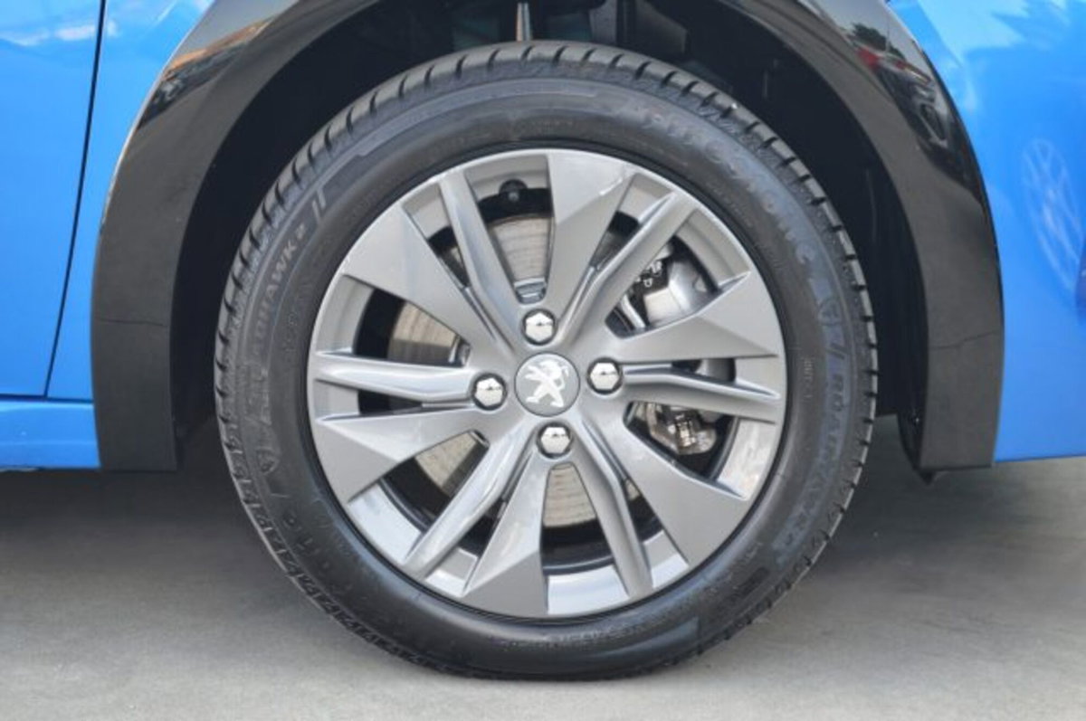 Peugeot 208 50 kWh Allure (19)