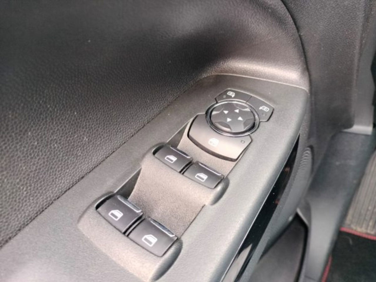 Ford EcoSport 1.0 EcoBoost 125 CV Start&Stop ST-Line (16)