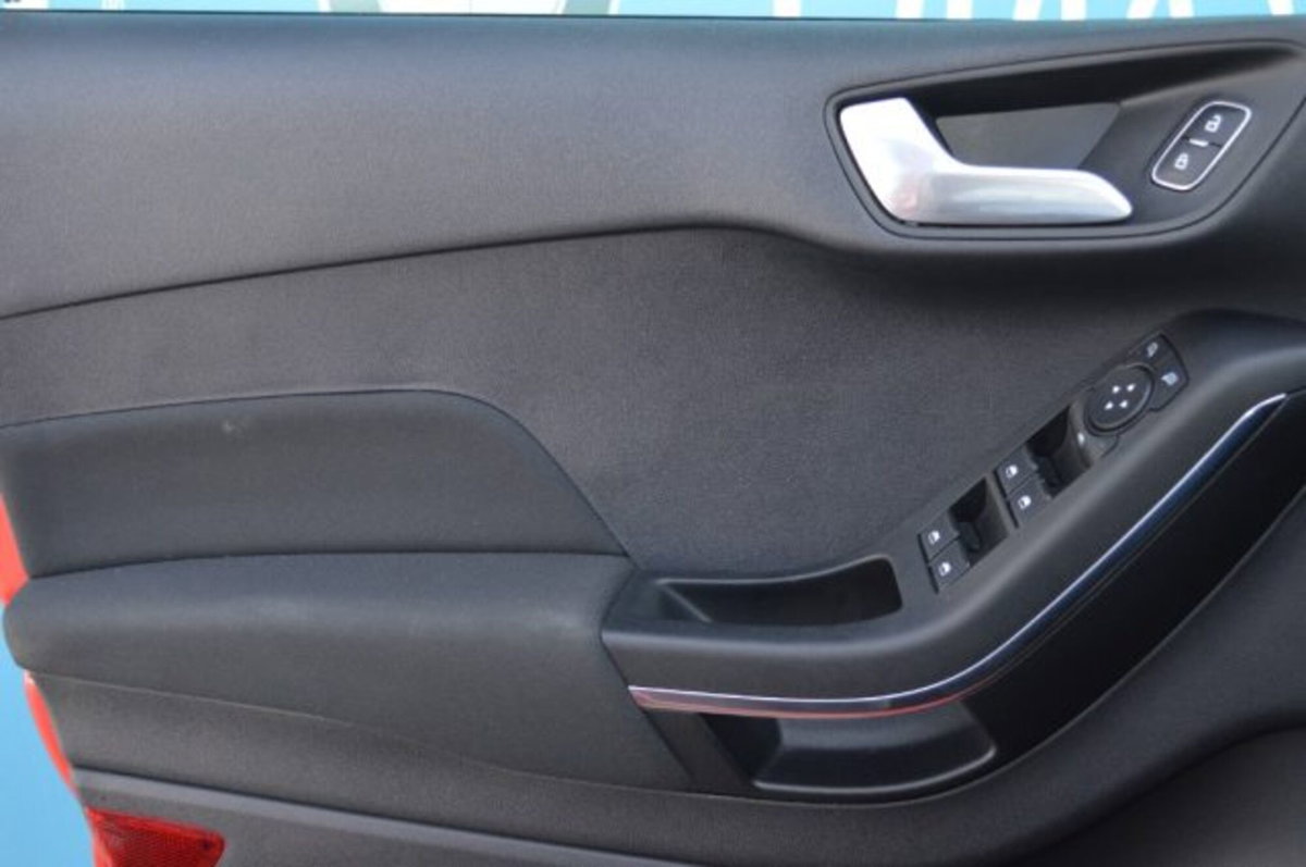 Ford Fiesta 1.1 75 CV GPL 5 porte Titanium (15)