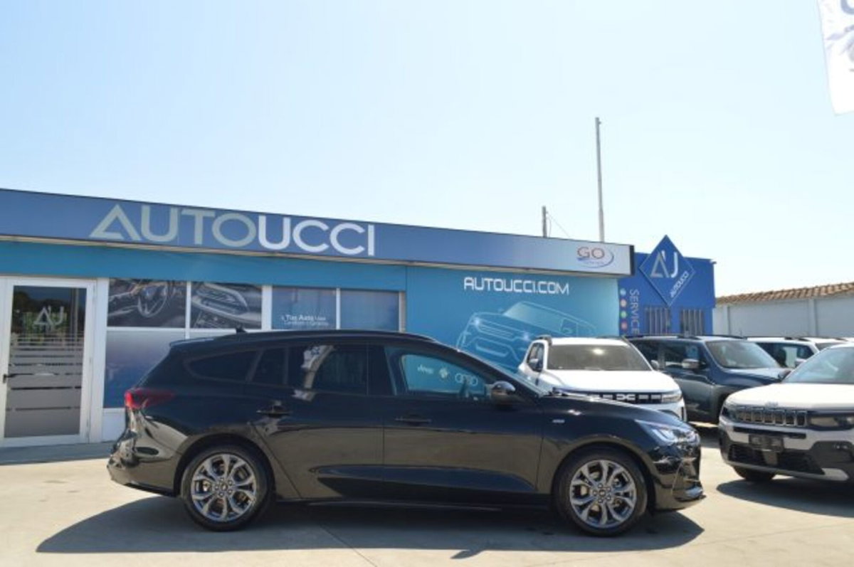 Ford Focus Station Wagon 1.0 EcoBoost Hybrid 125 CV SW ST-Line (2)