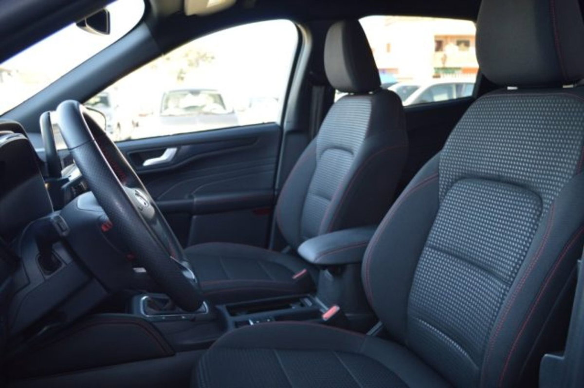 Ford Kuga 1.5 EcoBoost 150 CV 2WD ST-Line (8)