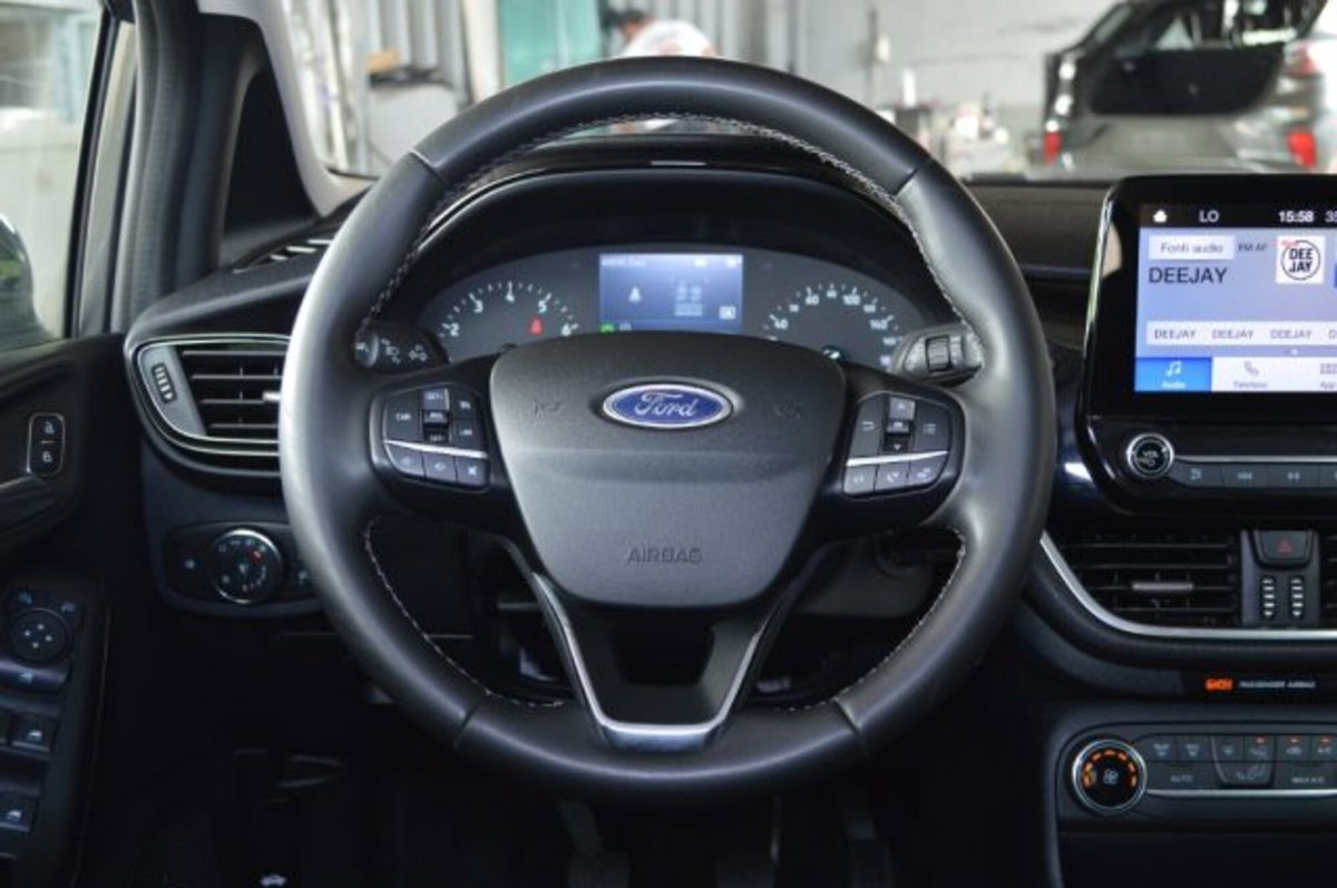 Ford Fiesta 1.1 75 CV GPL 5 porte Titanium (10)