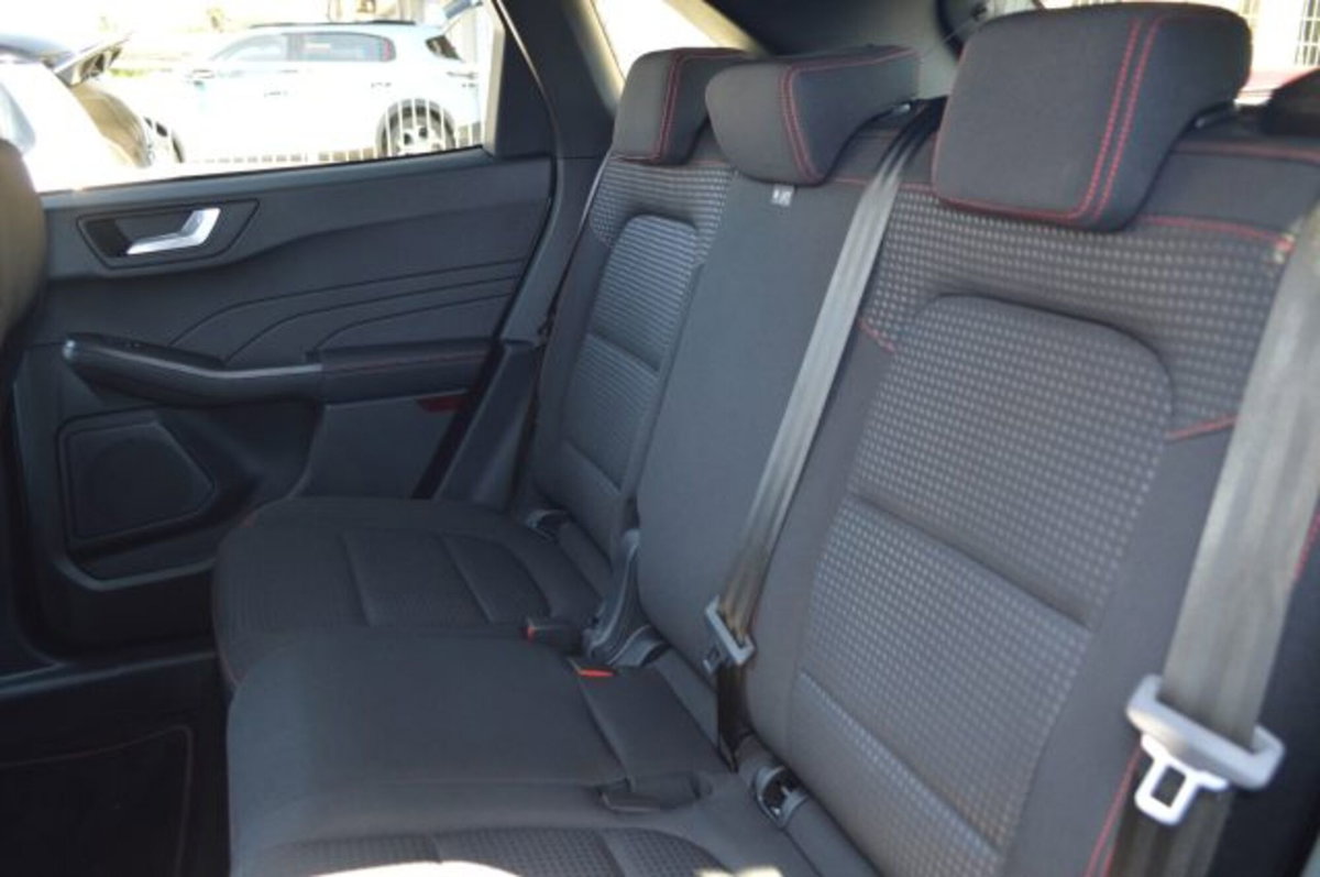 Ford Kuga 1.5 EcoBoost 150 CV 2WD ST-Line (9)