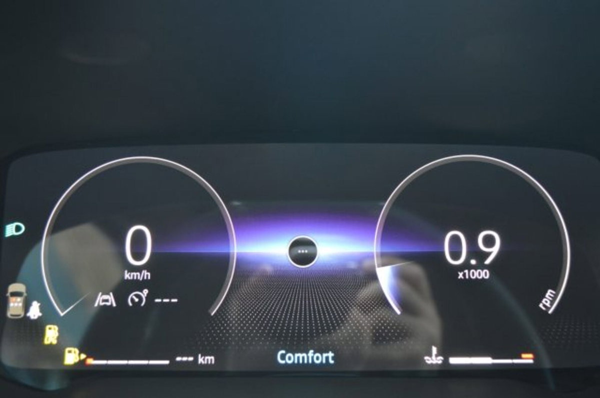 Renault Captur 1.0 eco-g Techno 100cv (12)