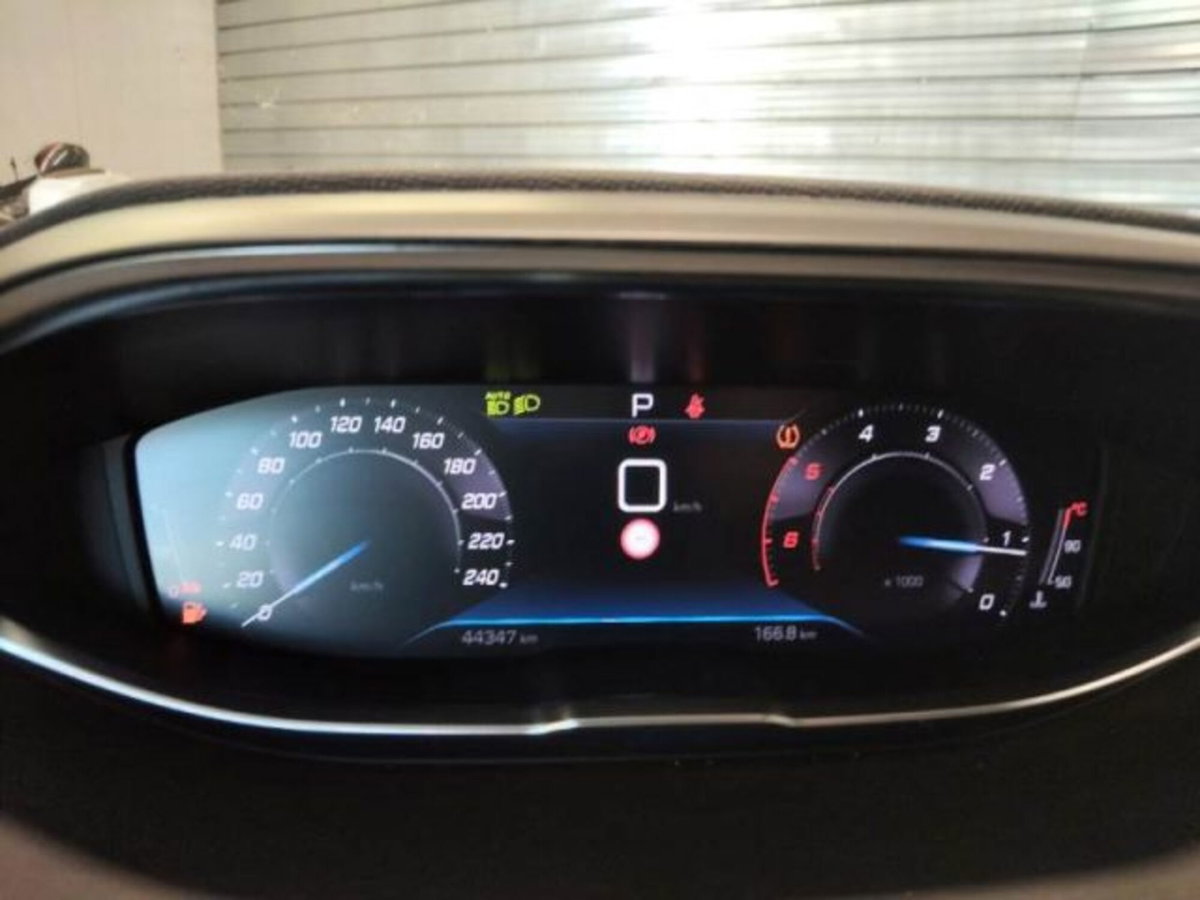 Peugeot 3008 BlueHDi 130 S&S EAT8 Allure Pack (4)