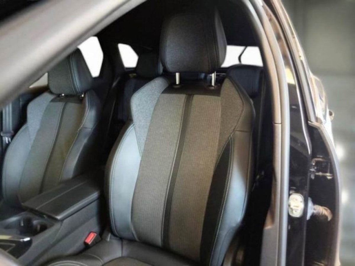 Peugeot 3008 BlueHDi 130 S&S EAT8 Allure Pack (9)