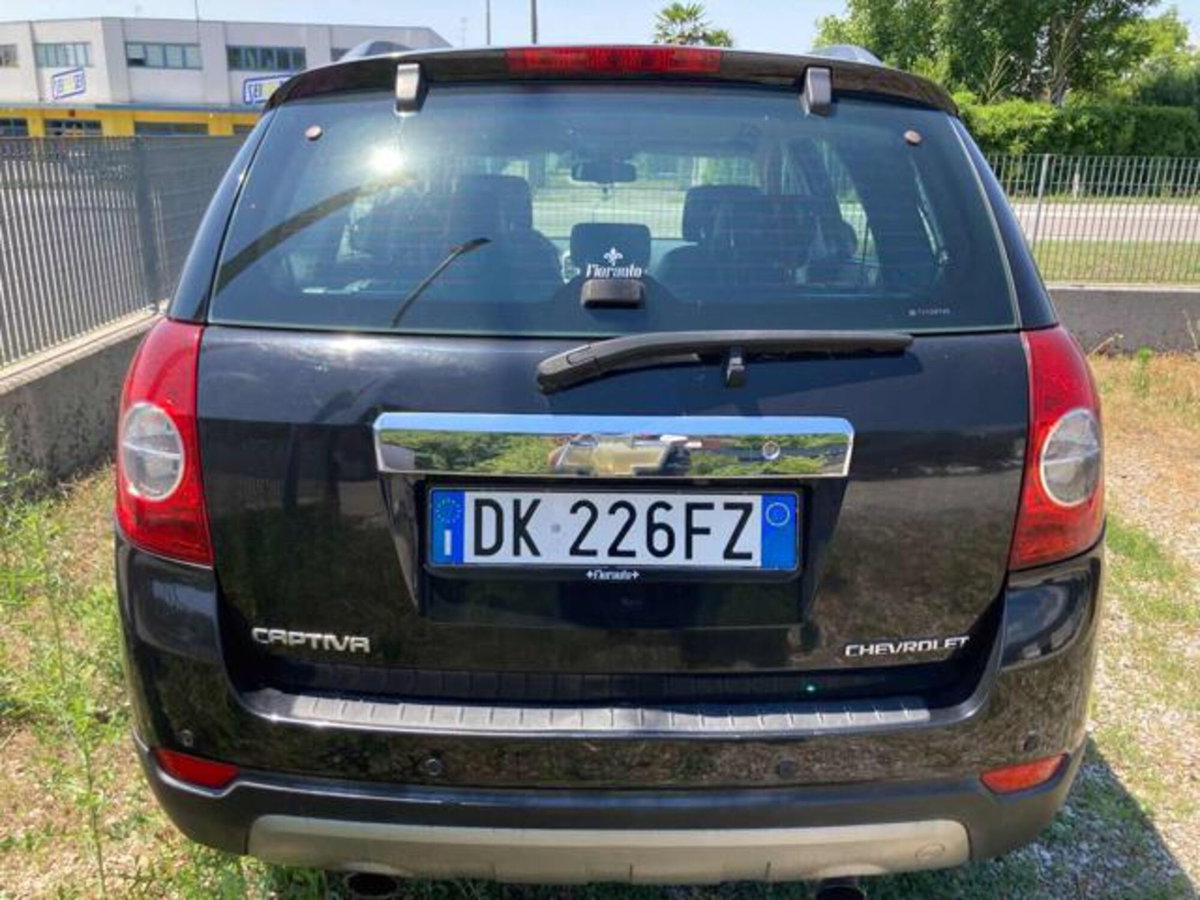 Chevrolet Captiva 2.0 VCDi Sport (4)