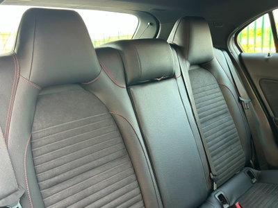 Mercedes-Benz Classe A 180 d Premium (13)