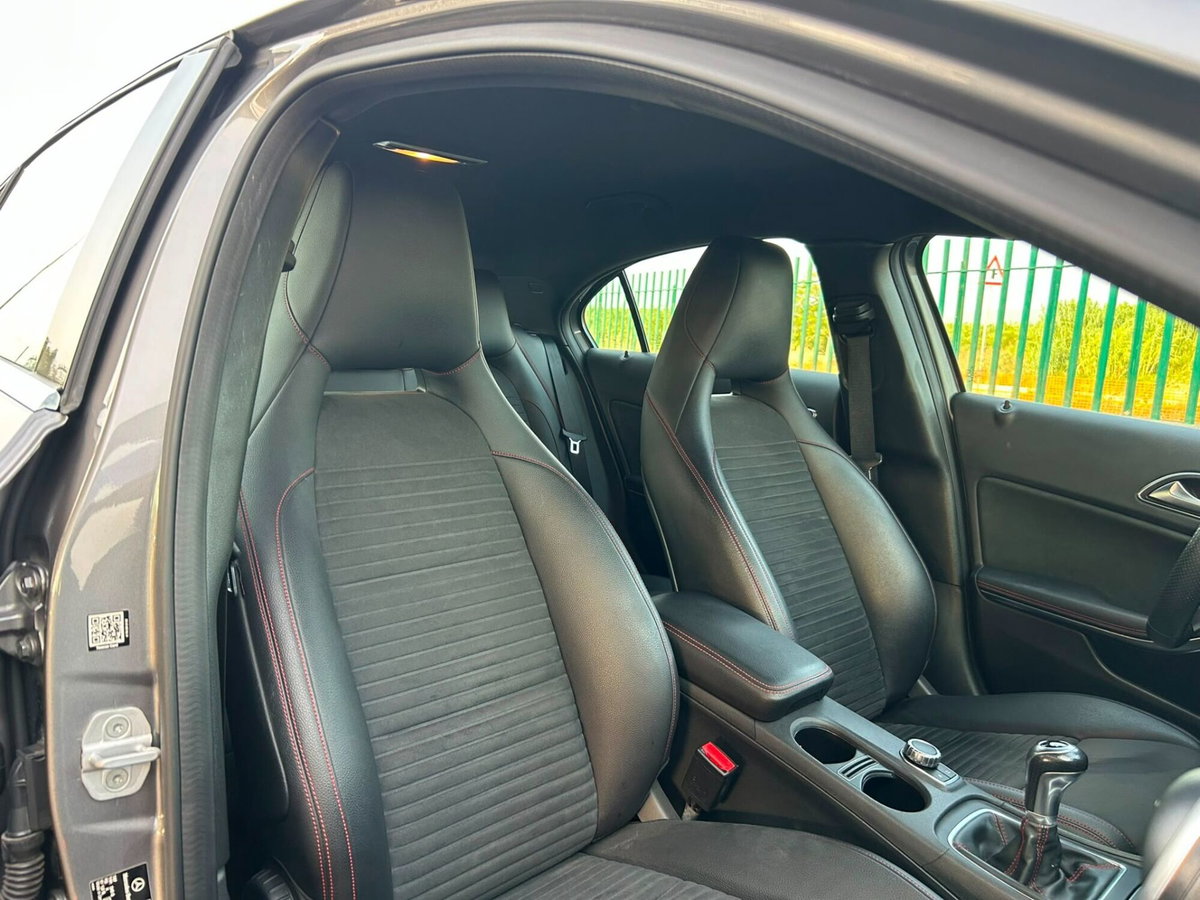 Mercedes-Benz Classe A 180 d Premium (14)