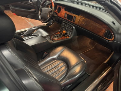 Jaguar XK 4.2 V8 Convertibile (10)