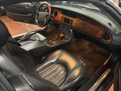 Jaguar XK 4.2 V8 Convertibile (11)